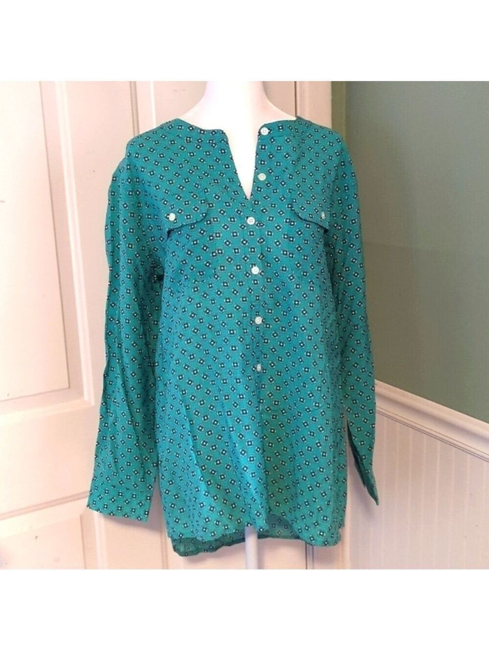 Van Heusen Large Teal Button Down Long Sleeve Dress Shirt